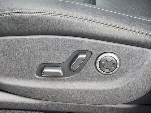 Used 2026 Genesis GV70 2.5T image 12