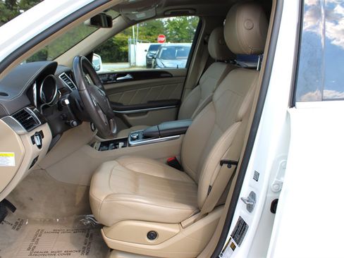 Used 2014 Mercedes-Benz GL 450 4MATIC w/ Appearance Package image 15