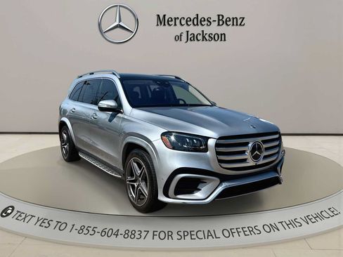 Used 2024 Mercedes-Benz GLS 450 4MATIC image 2