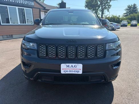 Used 2018 Jeep Grand Cherokee Altitude AWD/4WD image 9