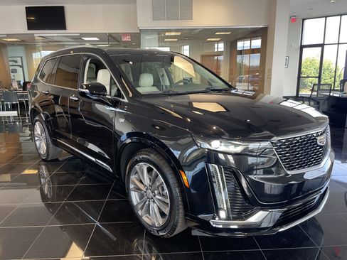 Certified 2022 Cadillac XT6 Premium Luxury image 7