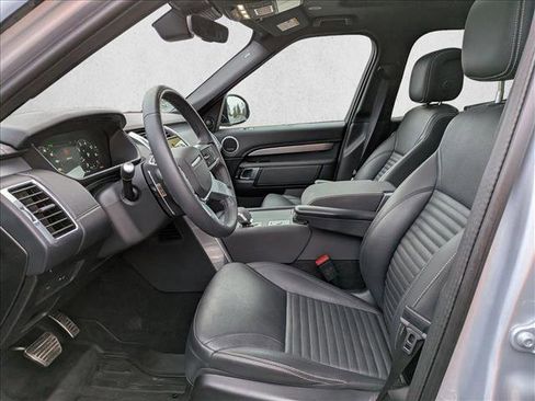 Used 2024 Land Rover Discovery Dynamic SE image 19