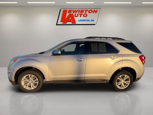 Used 2017 Chevrolet Equinox LT w/ Convenience Package image 2