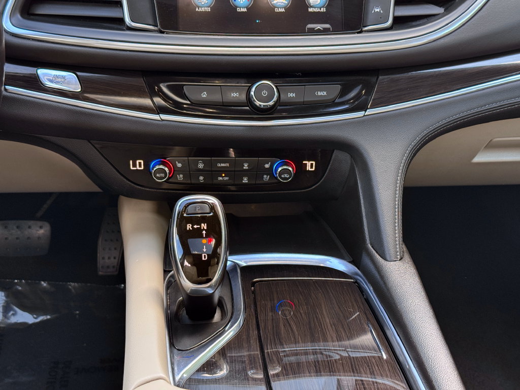 Used 2018 Buick Enclave Premium AWD/4WD image 34