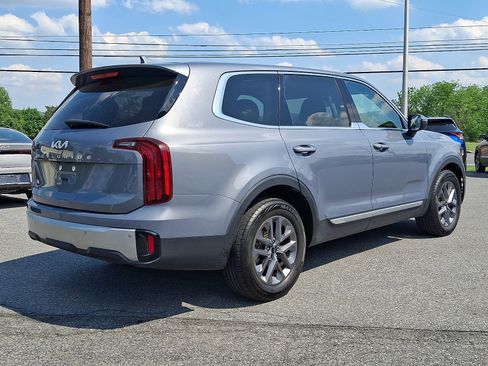 Certified 2024 Kia Telluride LX FWD image 6