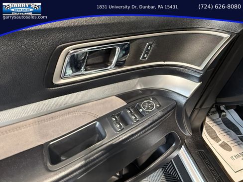 Used 2017 Ford Explorer XLT w/ Equipment Group 202A AWD/4WD image 16
