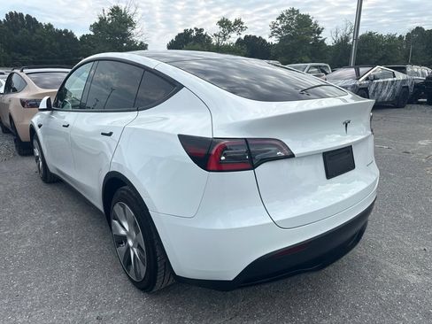 Used 2021 Tesla Model Y Long Range AWD/4WD image 5