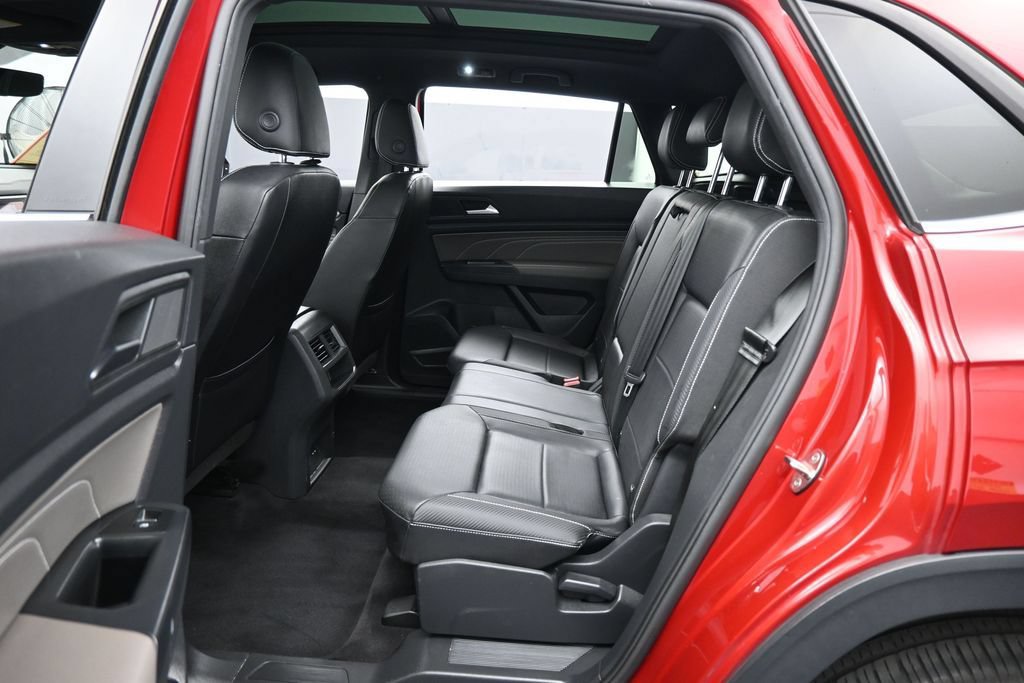 Used 2021 Volkswagen Atlas Cross Sport SE w/ Panoramic Sunroof Package FWD image 31