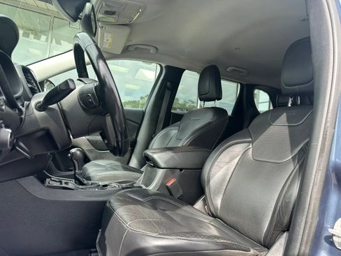 Used 2020 Jeep Cherokee Limited FWD image 8