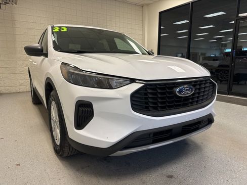 Used 2023 Ford Escape Active image 32