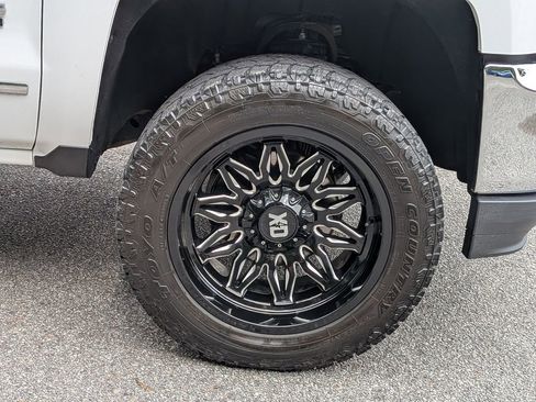 Used 2018 Chevrolet Silverado 1500 LTZ w/ Texas Edition image 11