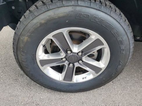 Used 2020 Jeep Wrangler Unlimited Sahara image 8