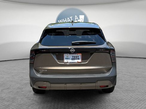 Used 2025 Nissan Kicks SV FWD image 5