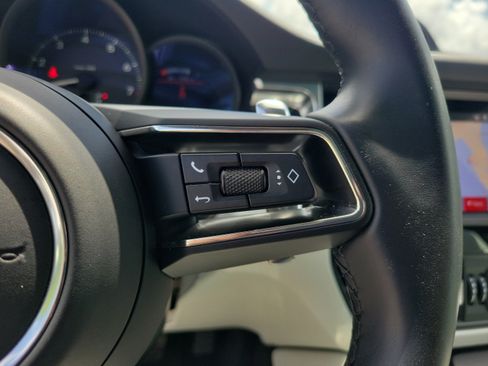 Used 2024 Porsche Macan AWD/4WD image 22