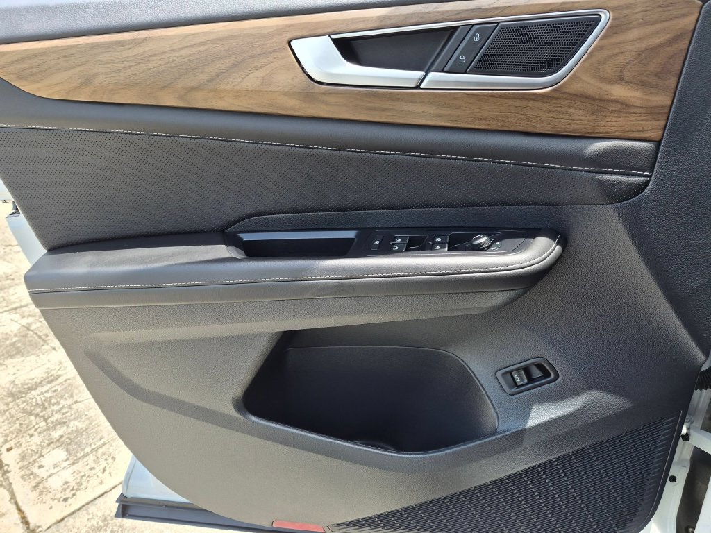 Used 2025 Volkswagen Atlas SE FWD image 20
