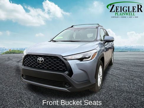 Used 2024 Toyota Corolla Cross LE w/ Moonroof Package AWD/4WD image 9