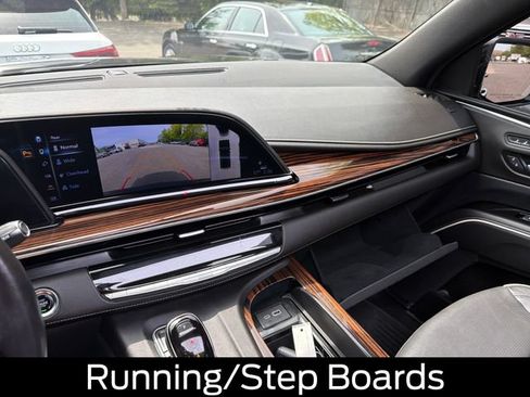 Used 2024 Cadillac Escalade ESV Premium Luxury w/ Performance Package AWD/4WD image 18