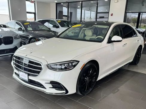 Used 2022 Mercedes-Benz S 580 4MATIC Sedan w/ AMG Line Package image 1