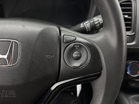 Used 2019 Honda HR-V LX image 19