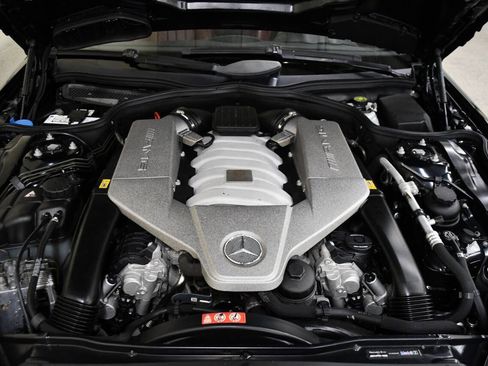Used 2012 Mercedes-Benz SL 63 AMG image 32
