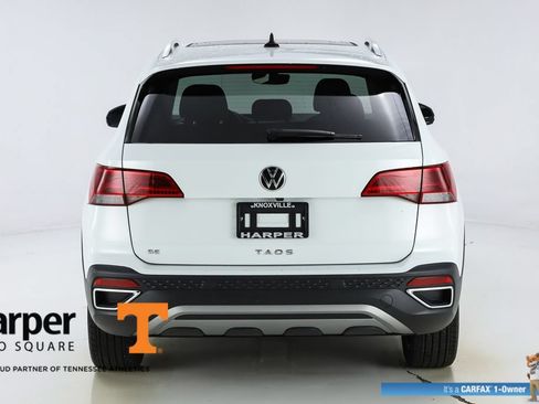 Used 2023 Volkswagen Taos SE w/ Panoramic Sunroof Package FWD image 46