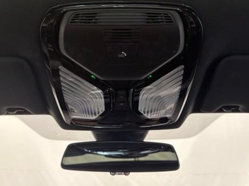 Used 2024 BMW 230i xDrive Coupe AWD/4WD image 37