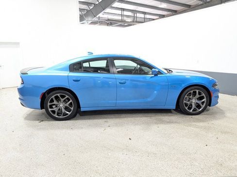 Used 2015 Dodge Charger R/T image 2