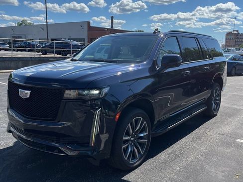 Used 2021 Cadillac Escalade ESV Sport Platinum AWD/4WD image 2