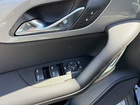 Used 2025 Chevrolet Blazer LT FWD image 22