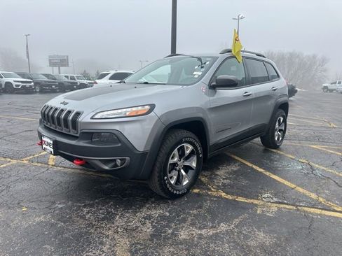 Used 2015 Jeep Cherokee Trailhawk w/ Leather Interior Group image 16