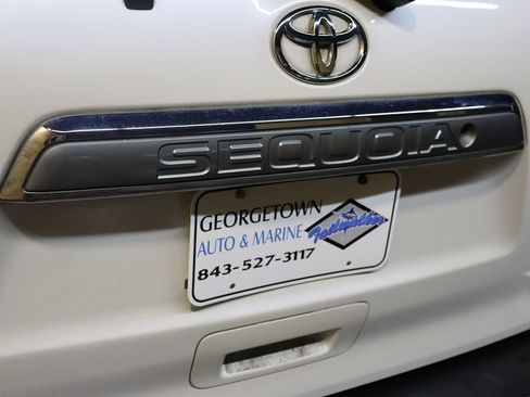Used 2013 Toyota Sequoia Platinum RWD image 22