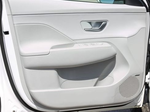 New 2026 Hyundai Kona Limited FWD image 10