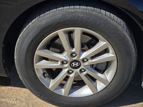 Used 2017 Hyundai Sonata SE w/ Cargo Package FWD image 8