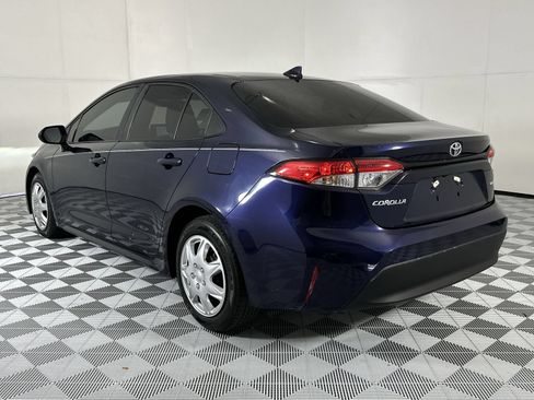 Used 2024 Toyota Corolla LE FWD image 6