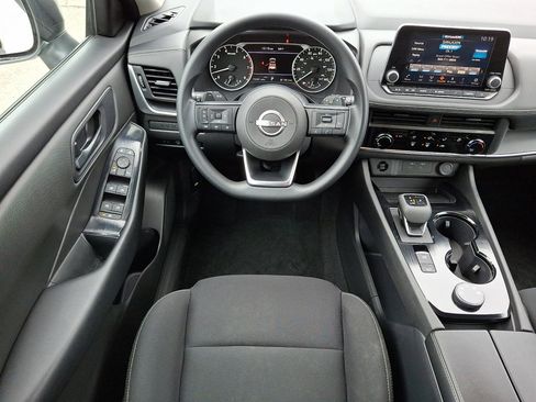 Used 2024 Nissan Rogue S AWD/4WD image 19
