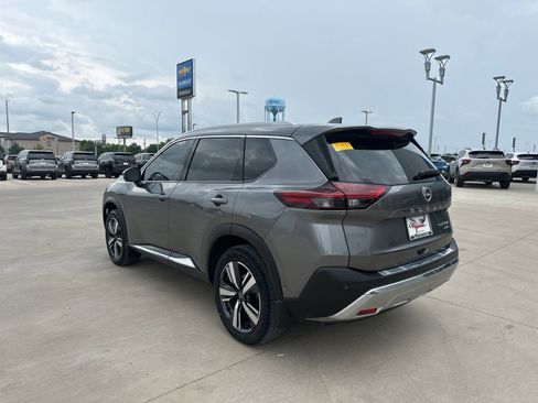 Used 2023 Nissan Rogue Platinum w/ Platinum Premium Package AWD/4WD image 3