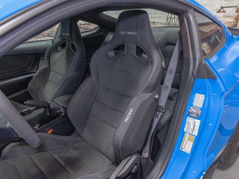 Used 2017 Ford Mustang Shelby GT350 w/ Electronics Package RWD image 12