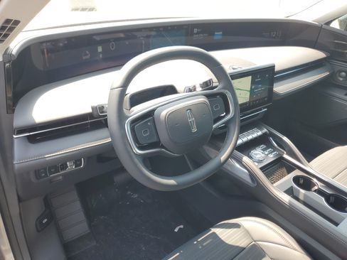 New 2026 Lincoln Nautilus Reserve AWD/4WD image 13