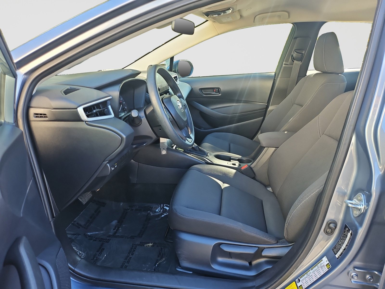 Used 2025 Toyota Corolla LE FWD image 22