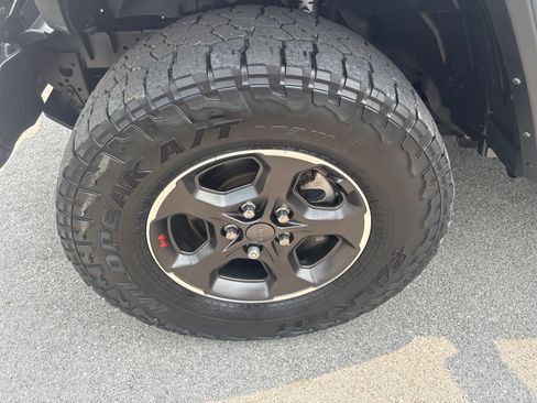 Used 2021 Jeep Gladiator Rubicon AWD/4WD image 11