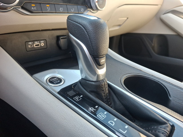 Used 2025 Nissan Altima 2.5 SV FWD image 14