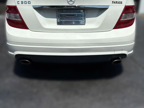Used 2010 Mercedes-Benz C 300 Sedan image 4