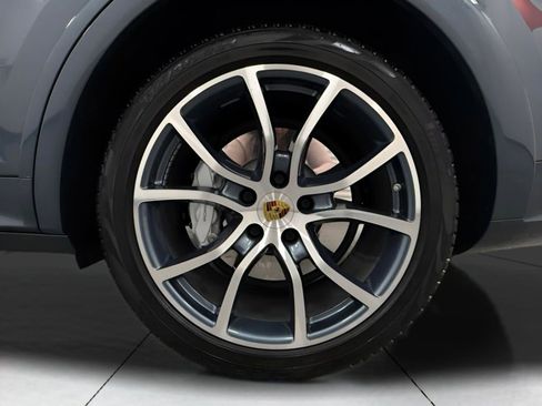 Used 2019 Porsche Cayenne Turbo AWD/4WD image 23