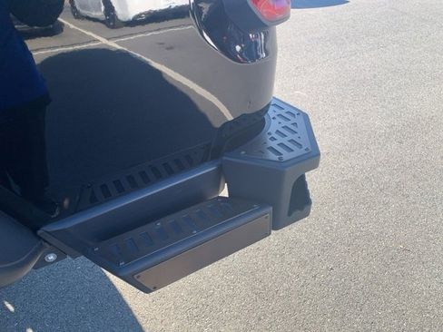 Used 2023 Jeep Gladiator Sport image 16