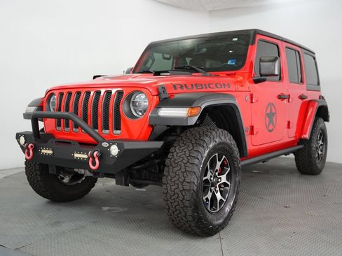 Used 2018 Jeep Wrangler Unlimited Rubicon AWD/4WD image 3