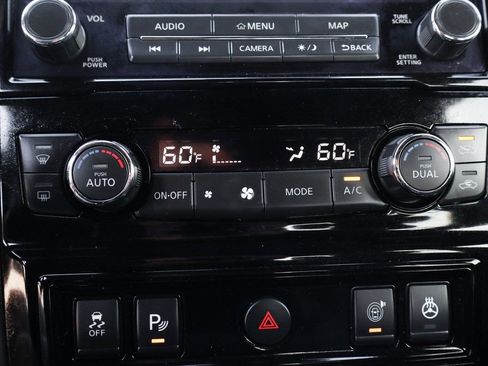 Used 2023 Nissan Titan PRO-4X w/ Pro-4x Convenience Package image 36