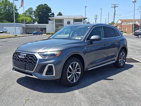 Used 2023 Audi Q5 2.0T Premium w/ Convenience Package AWD/4WD image 3