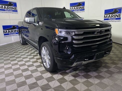 Used 2025 Chevrolet Silverado 1500 High Country AWD/4WD image 1