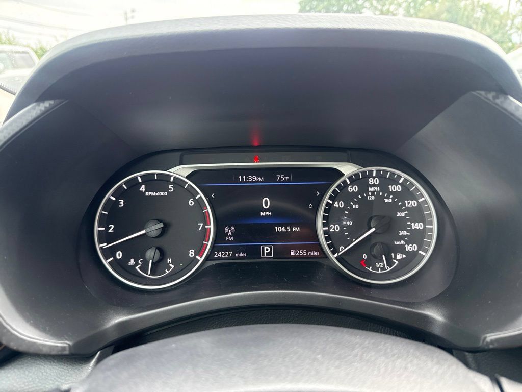 Used 2020 Nissan Sentra SR w/ Electronics Package FWD image 12