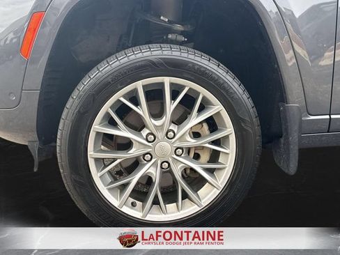Used 2022 Jeep Grand Cherokee Summit w/ Adv Protech Group IV AWD/4WD image 34